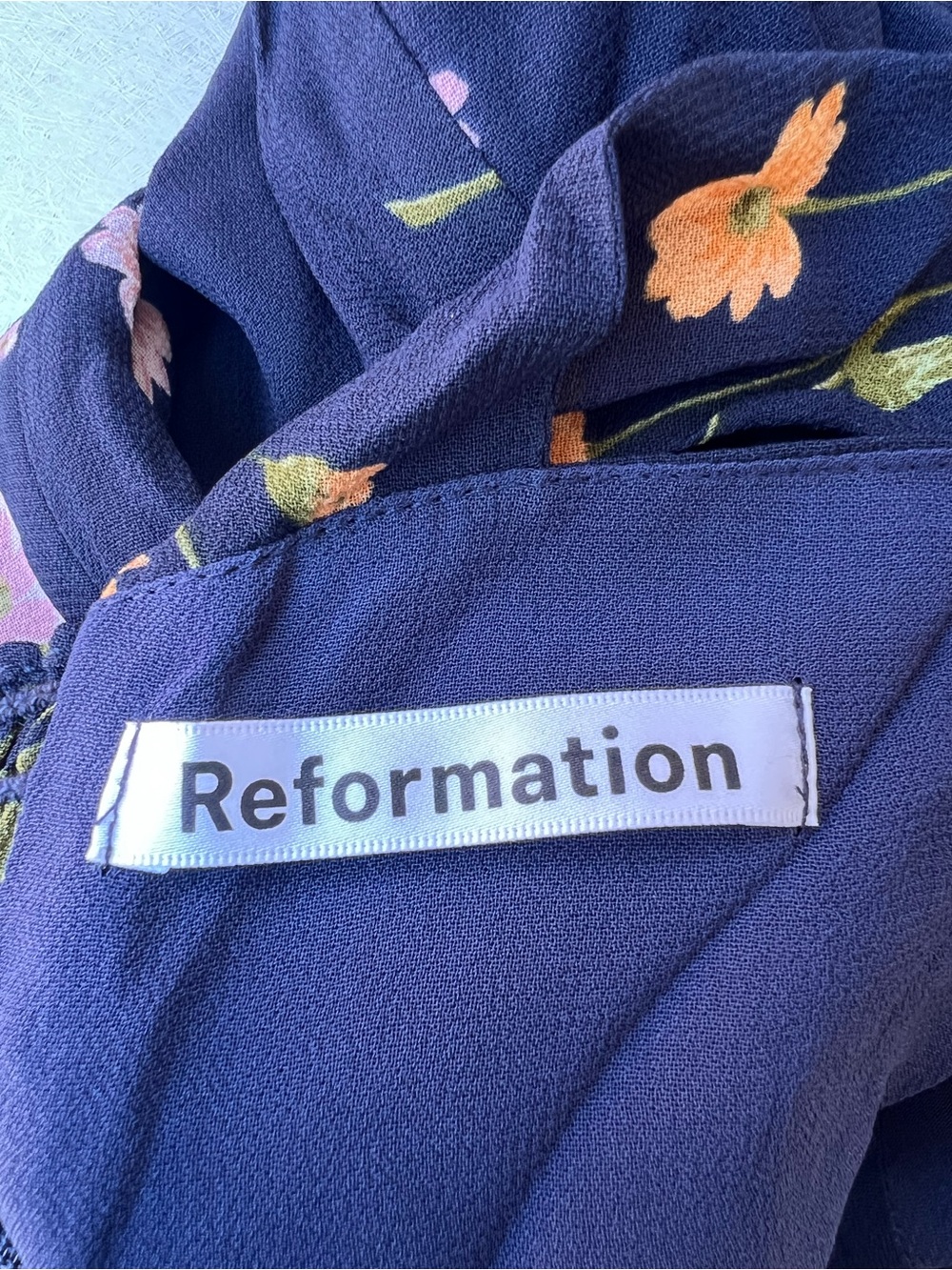 Reformation Midi Dress in blue/navy floral Women’s Size 4P - Picture 9 of 10
